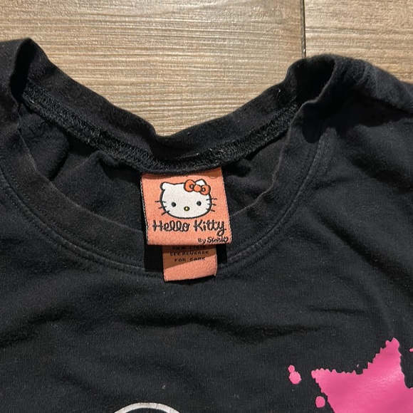 Hello Kitty T-Shirt - Picture 3 of 3